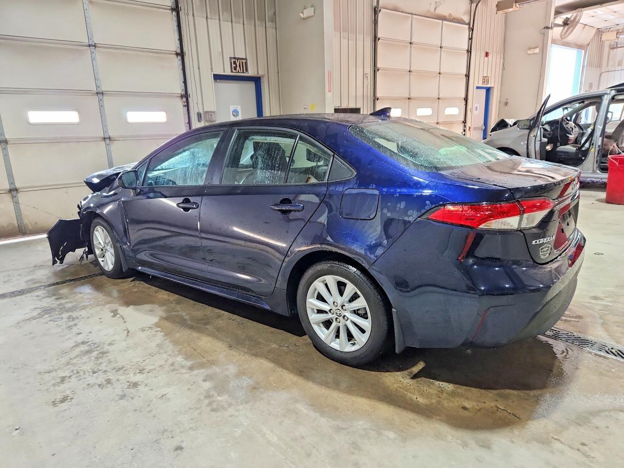2025 Toyota Corolla Le - Фото 2
