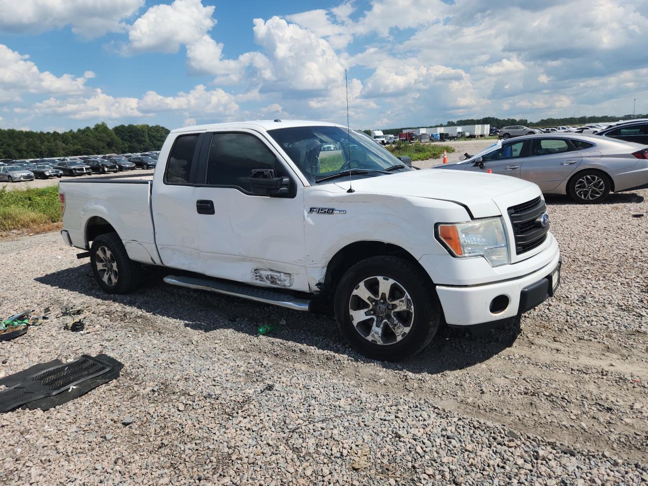 2014 Ford F150 Super Cab - Image 4