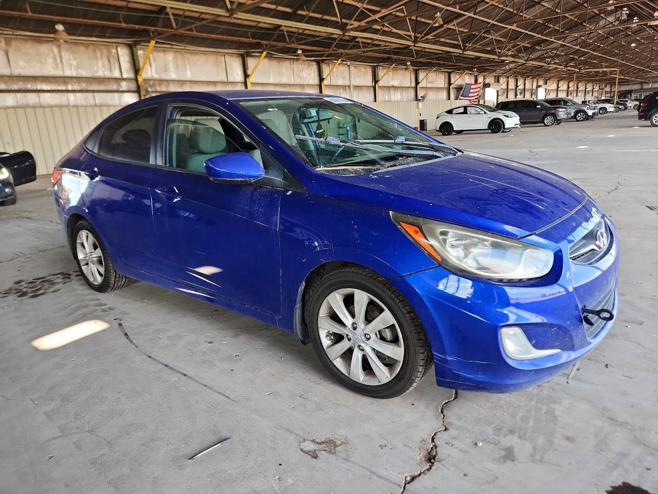 2013 Hyundai Accent Gls - Фото 4