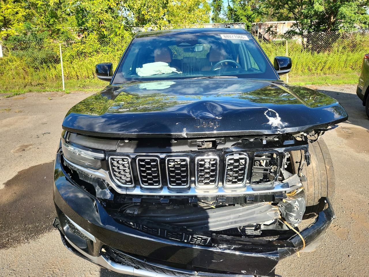 2023 Jeep Grand Cherokee Summit 4Xe - Image 5