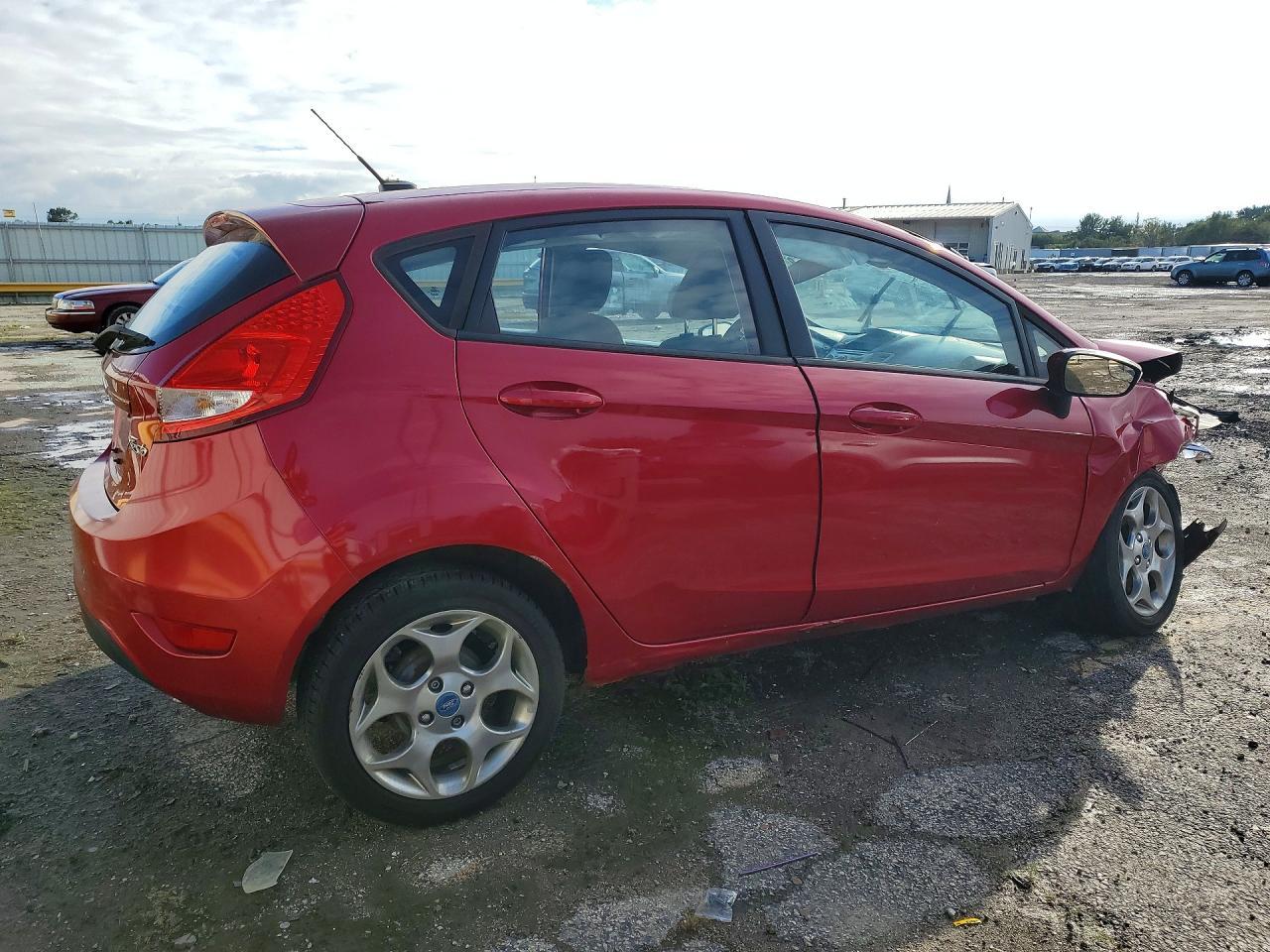 2012 Ford Fiesta Ses - Фото 3