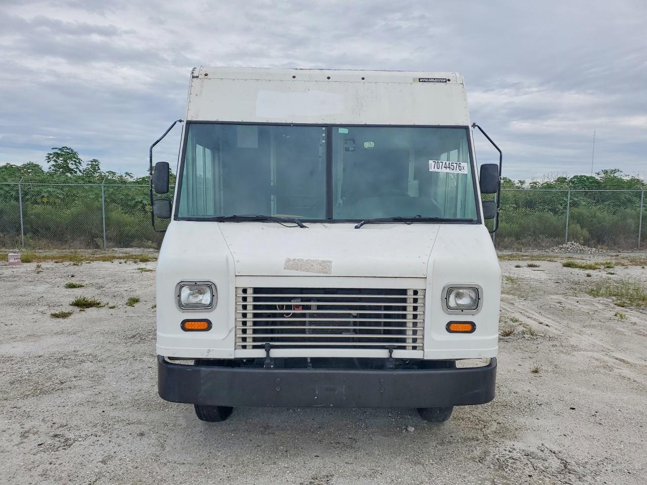 2012 Ford E350 - Delivery Truck - Image 5