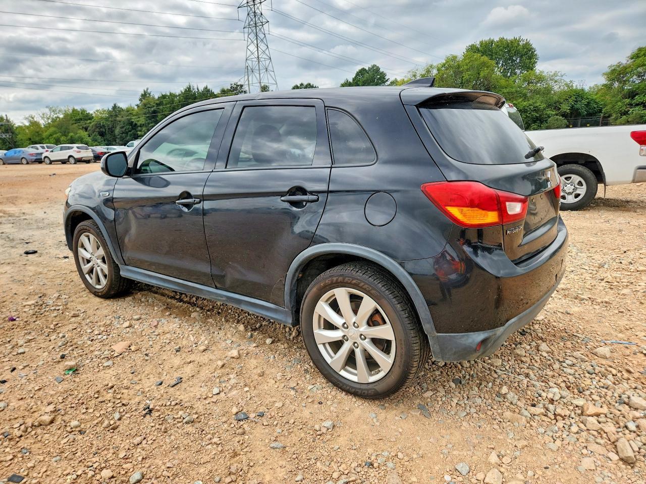 2017 Mitsubishi Outlander Sport Es - Image 2