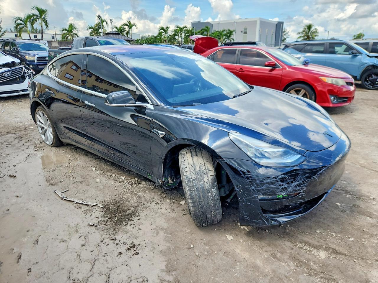 2018 Tesla Model 3 - Фото 4