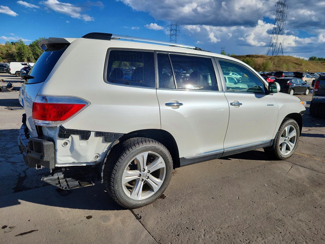 2013 Toyota Highlander Limited - Image 3