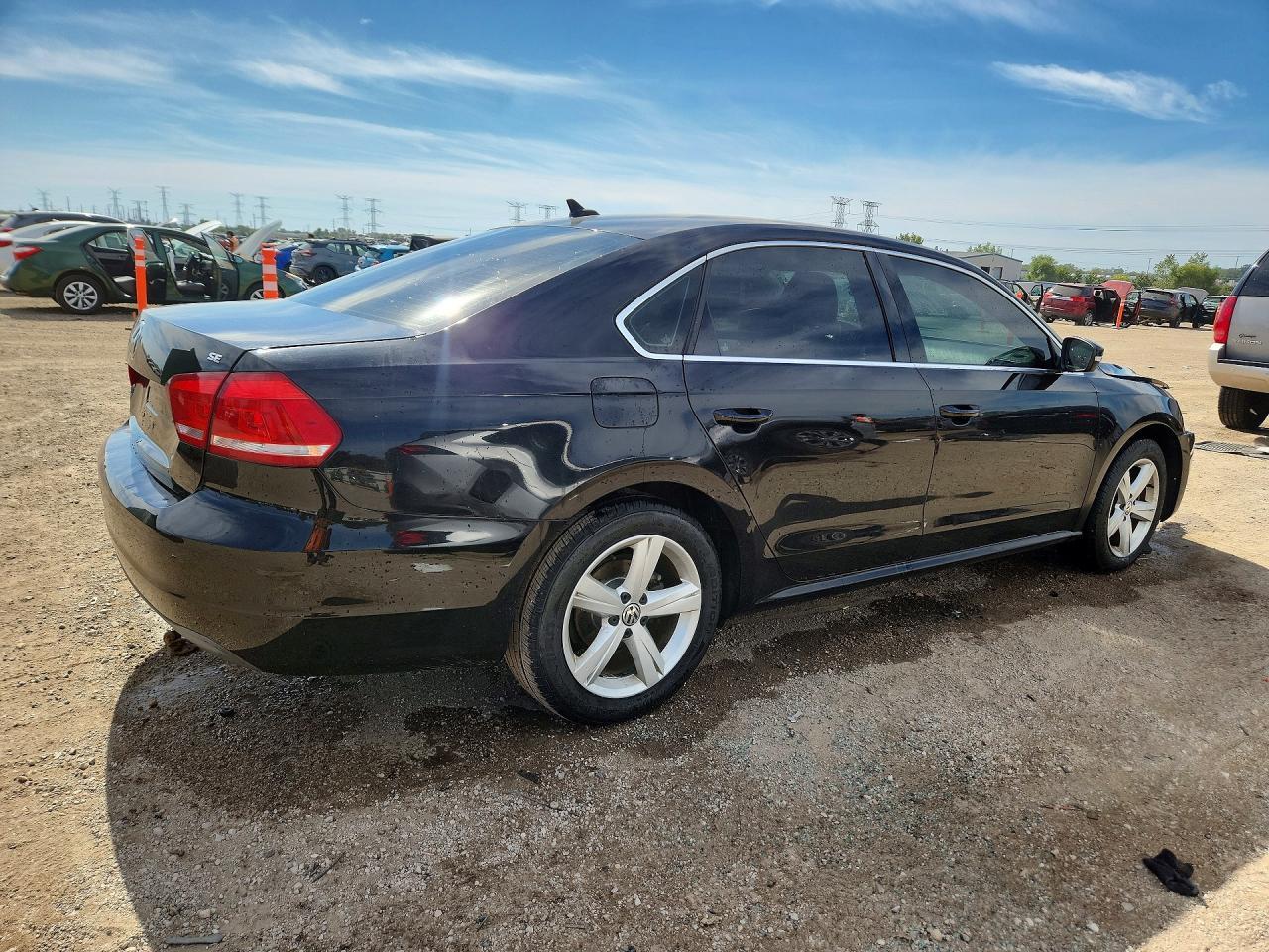 2013 Volkswagen Passat Se - Image 3