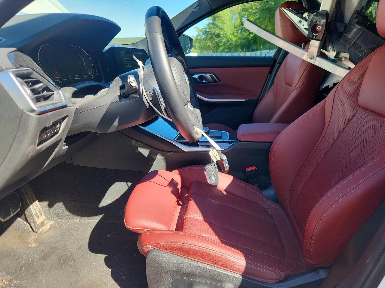 2022 BMW 330Xi - Фото 7