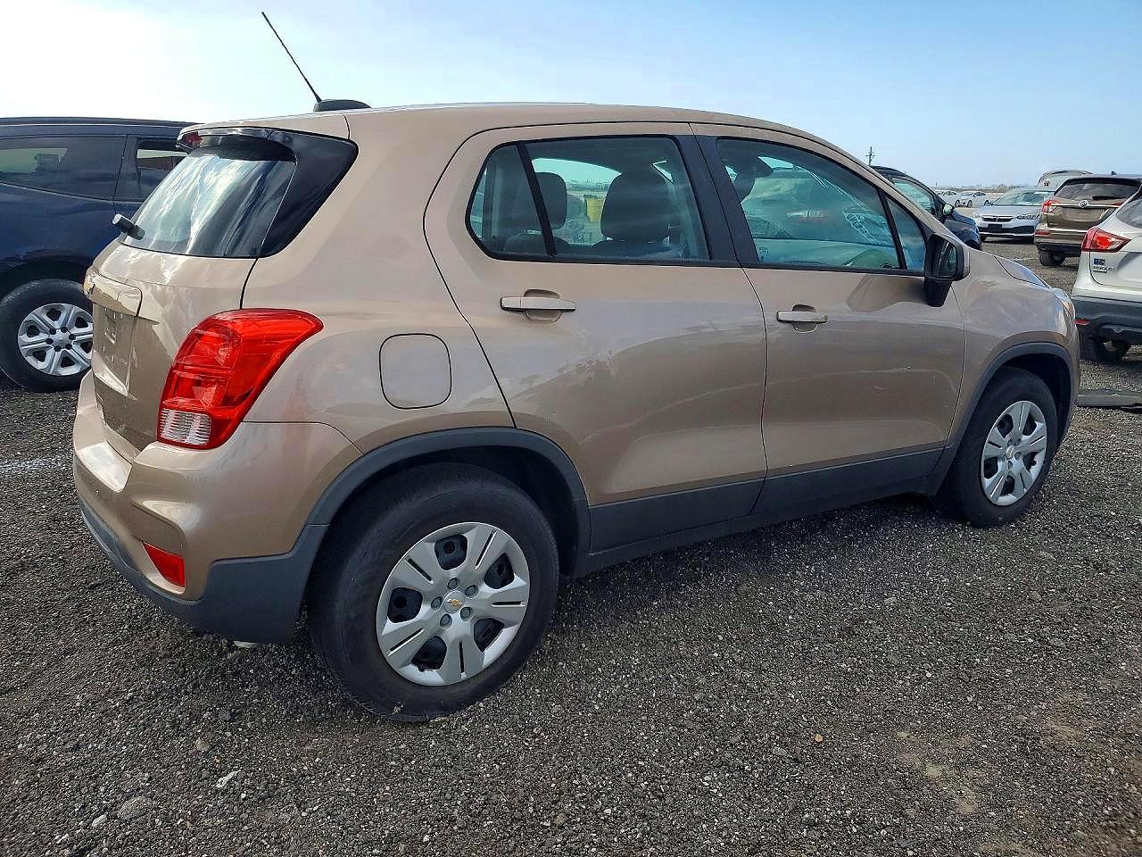 2018 Chevrolet Trax Ls - Image 3