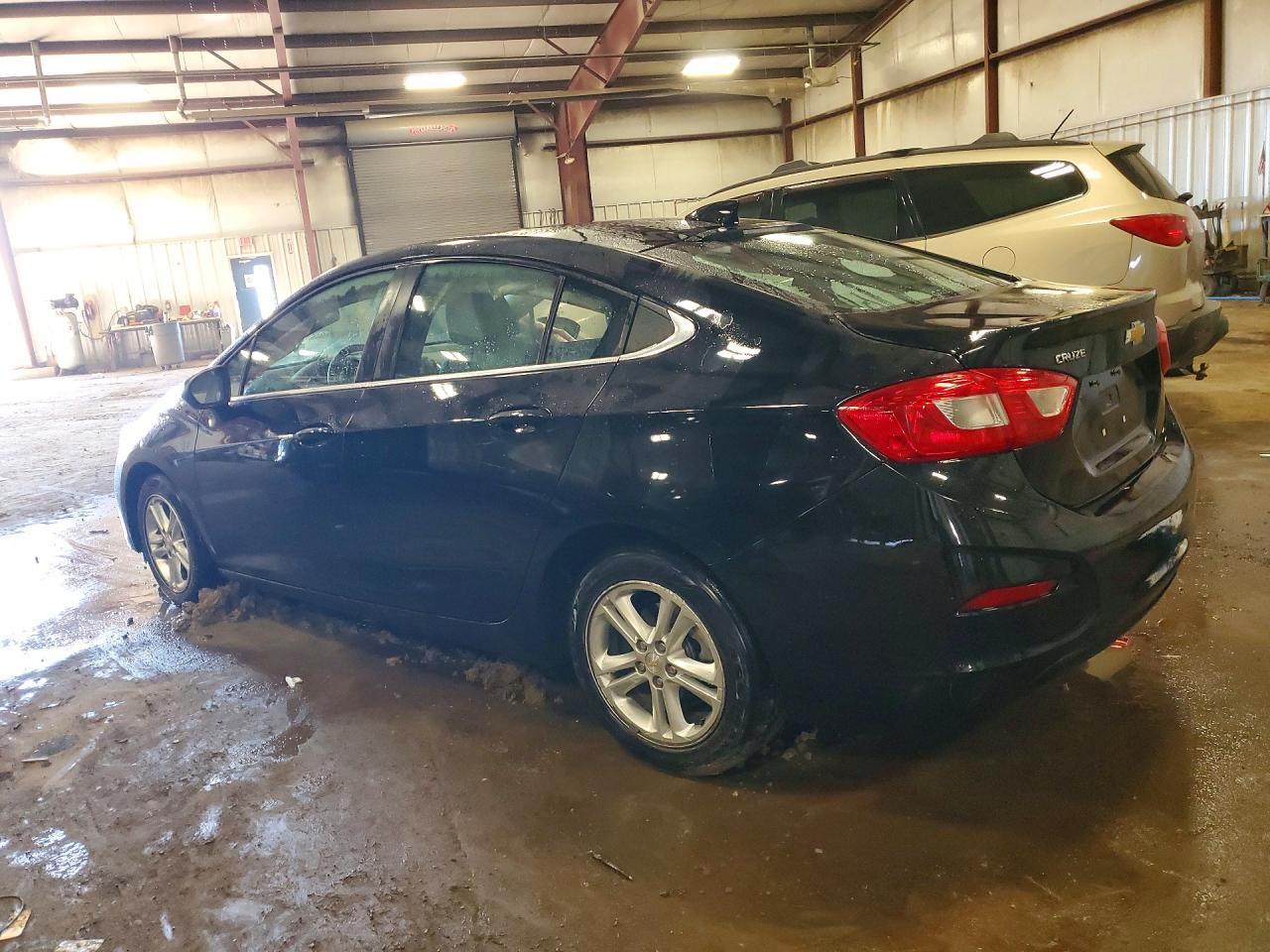 2017 Chevrolet Cruze Lt - Фото 2