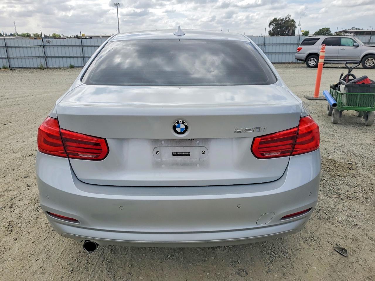 2018 BMW 320 I - Фото 6