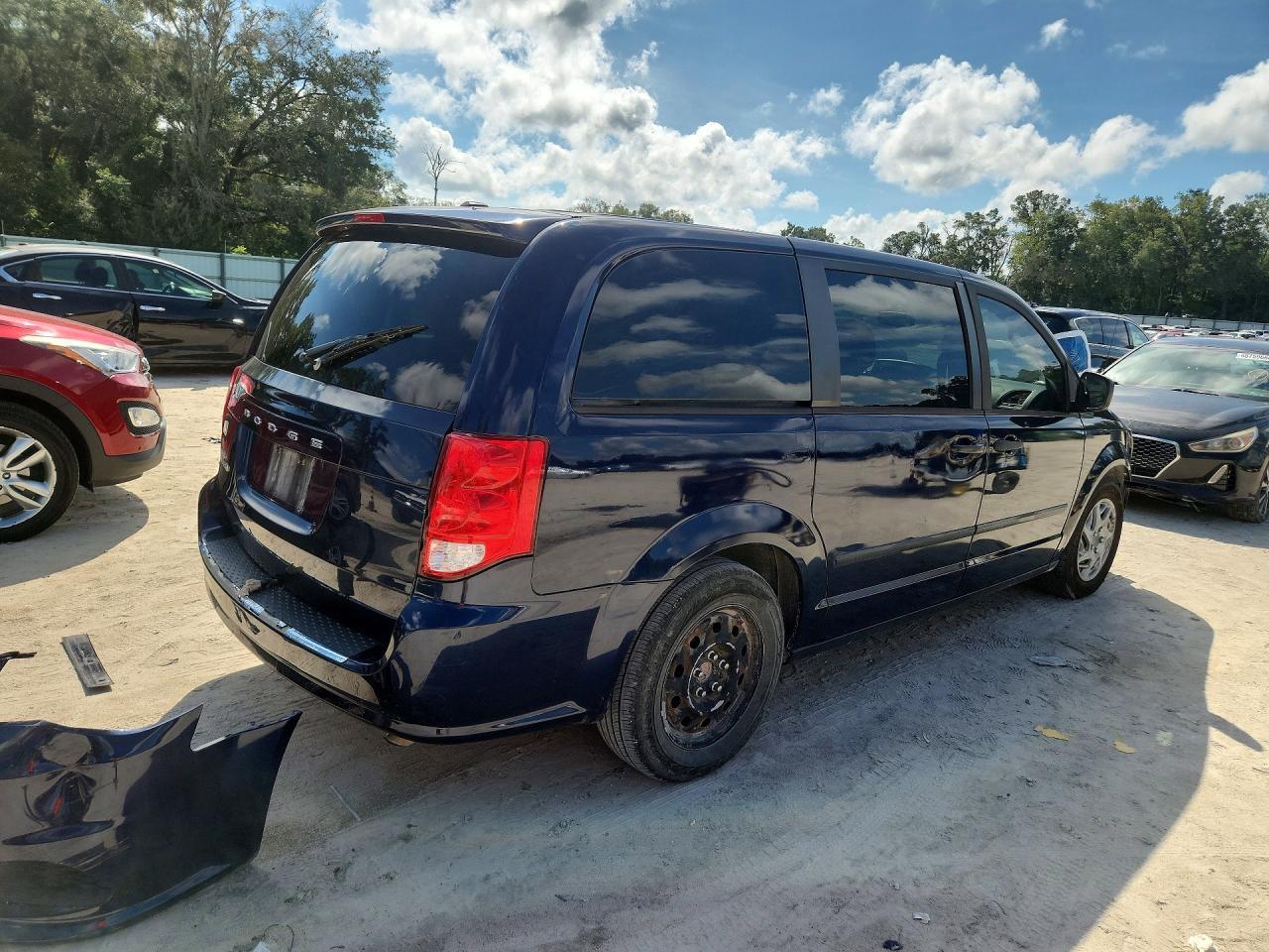 2014 Dodge Grand Caravan Se - Image 3