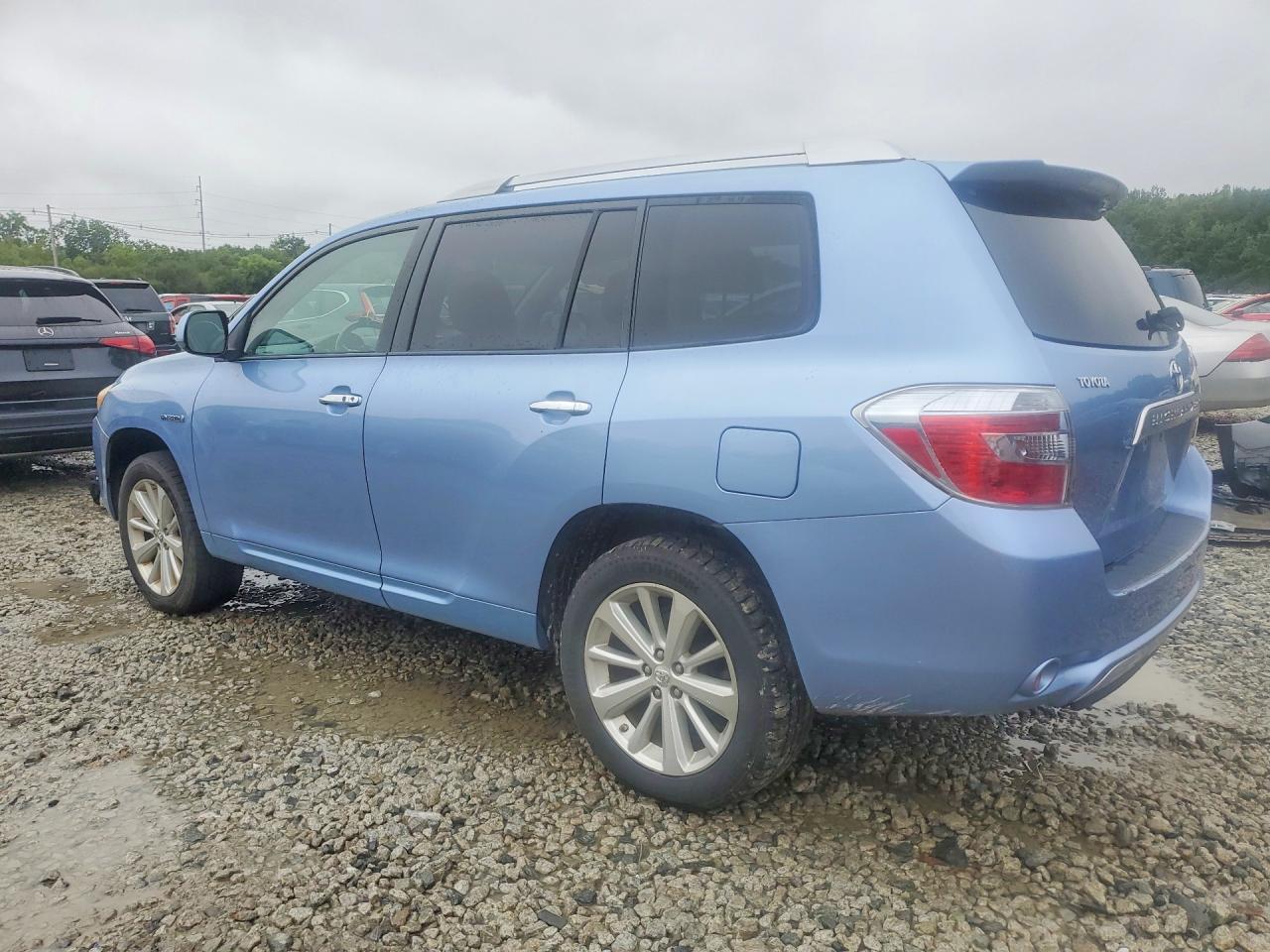 2009 Toyota Highlander Hybrid Limited - Image 2