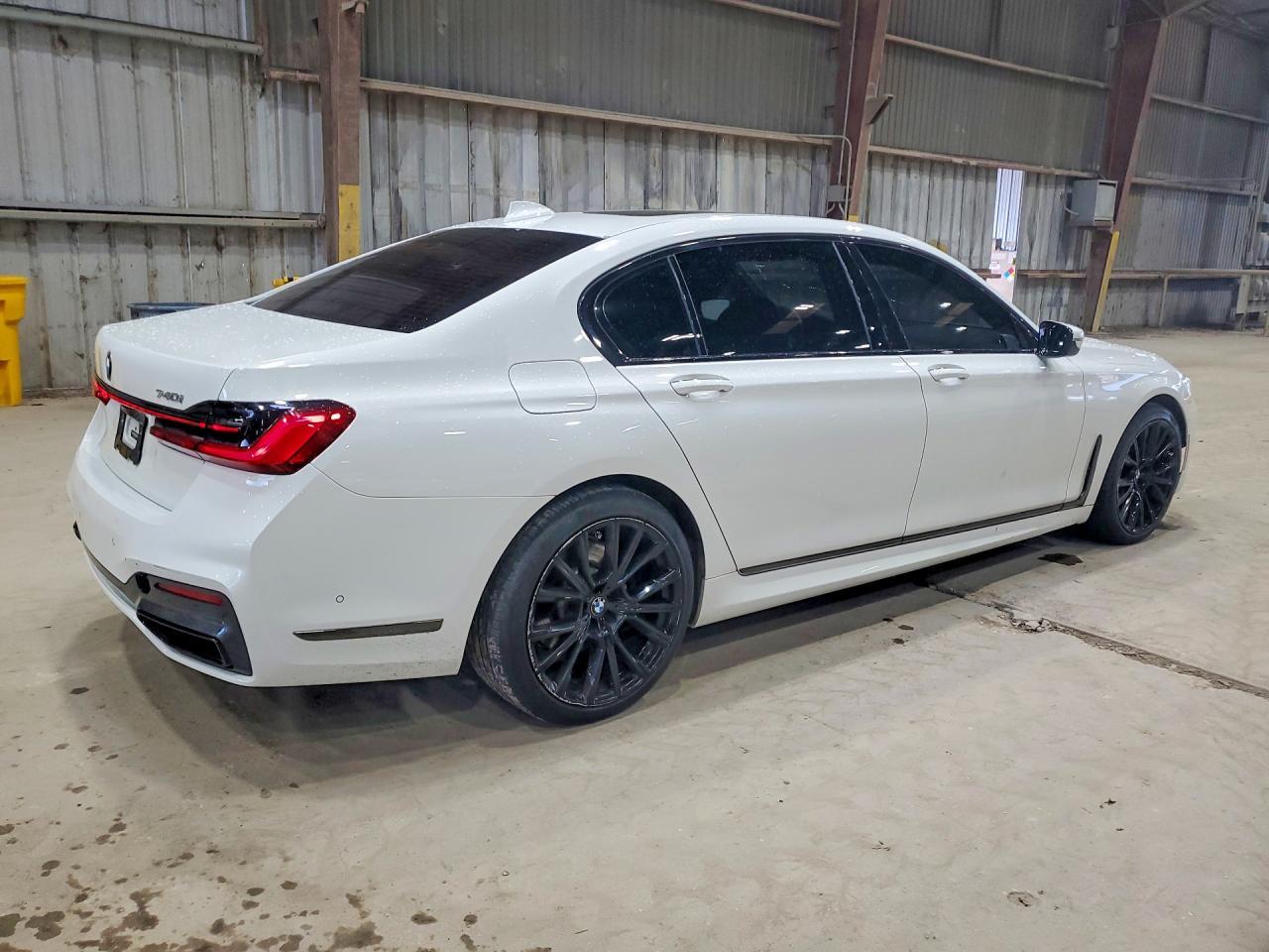 2020 BMW 740 I - Фото 3