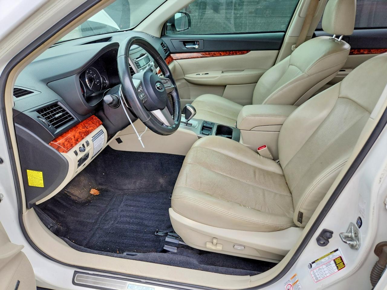 2011 Subaru Outback 2.5I Limited - Image 7