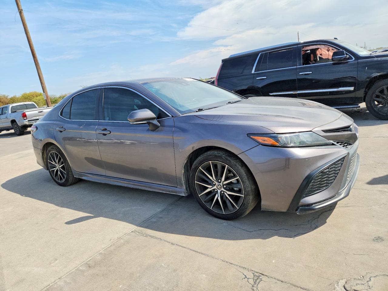 2022 Toyota Camry Se - Фото 4