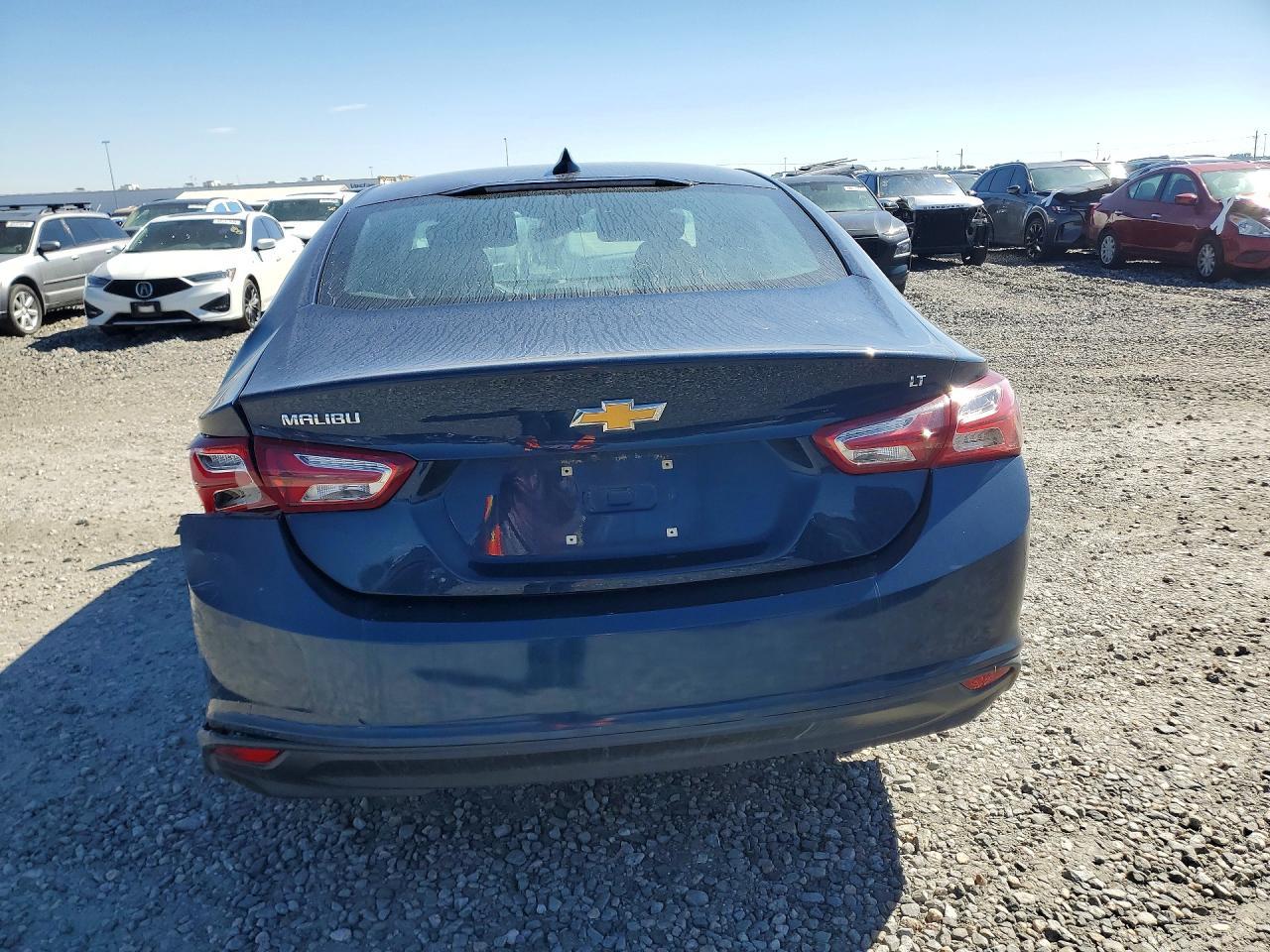 2022 Chevrolet Malibu Lt - Фото 6