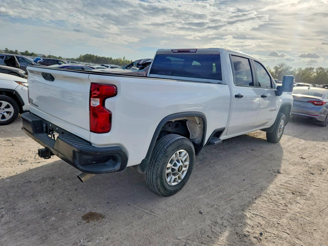 2025 Chevrolet Silverado C2500 Heavy Duty - Фото 3