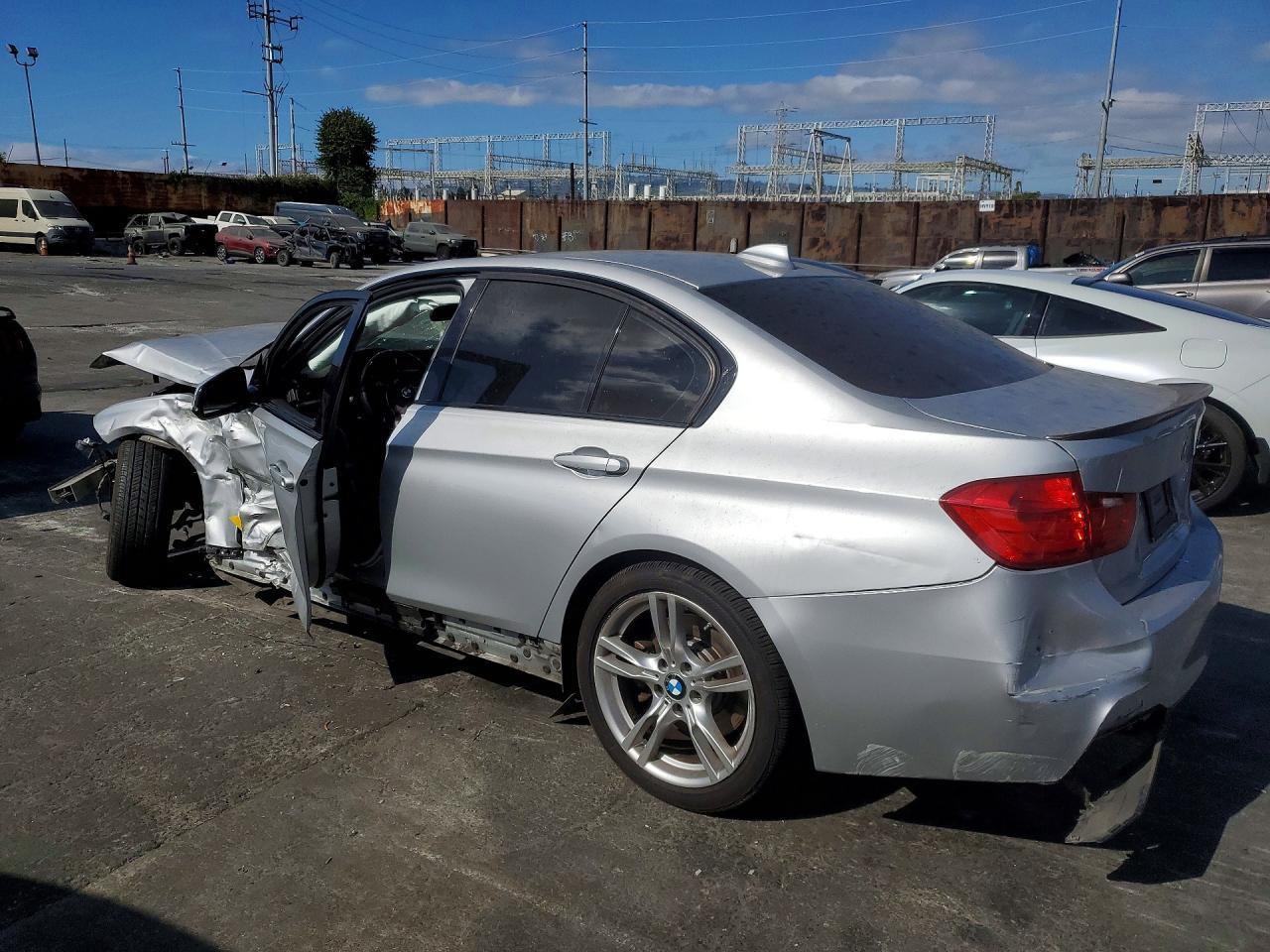 2015 BMW 335 I - Фото 2