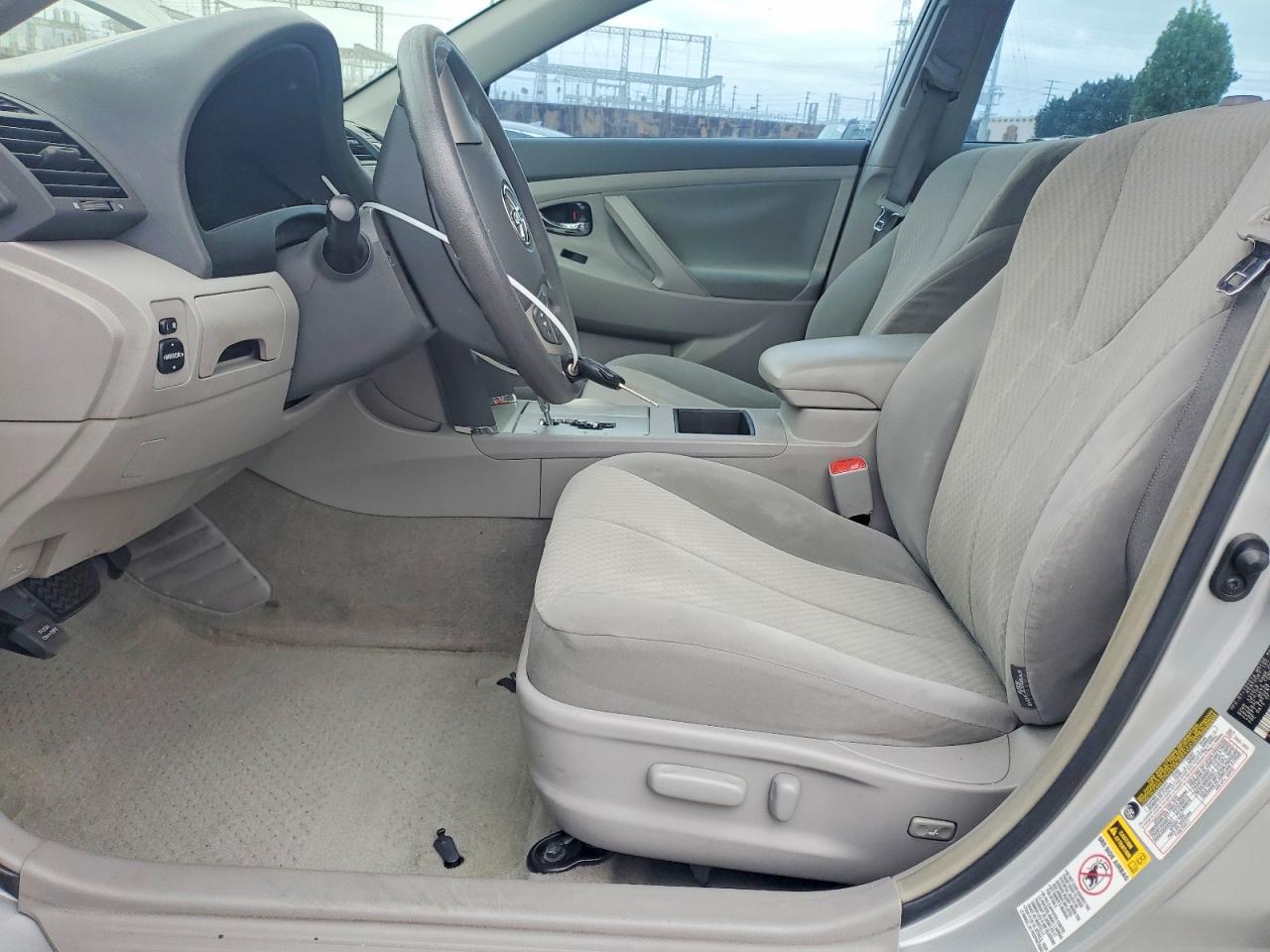 2007 Toyota Camry Le - Image 7