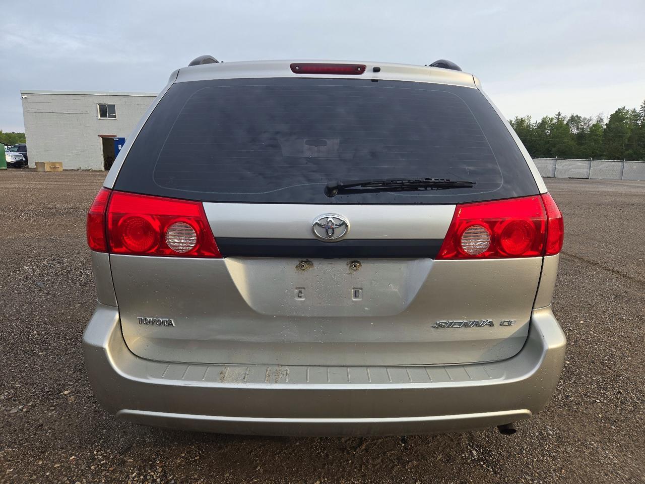 2008 Toyota Sienna Ce - Image 6
