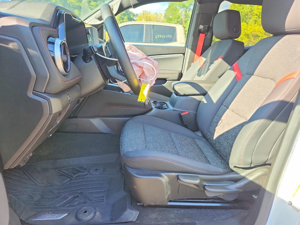 2024 Chevrolet Colorado Z71 - Image 7