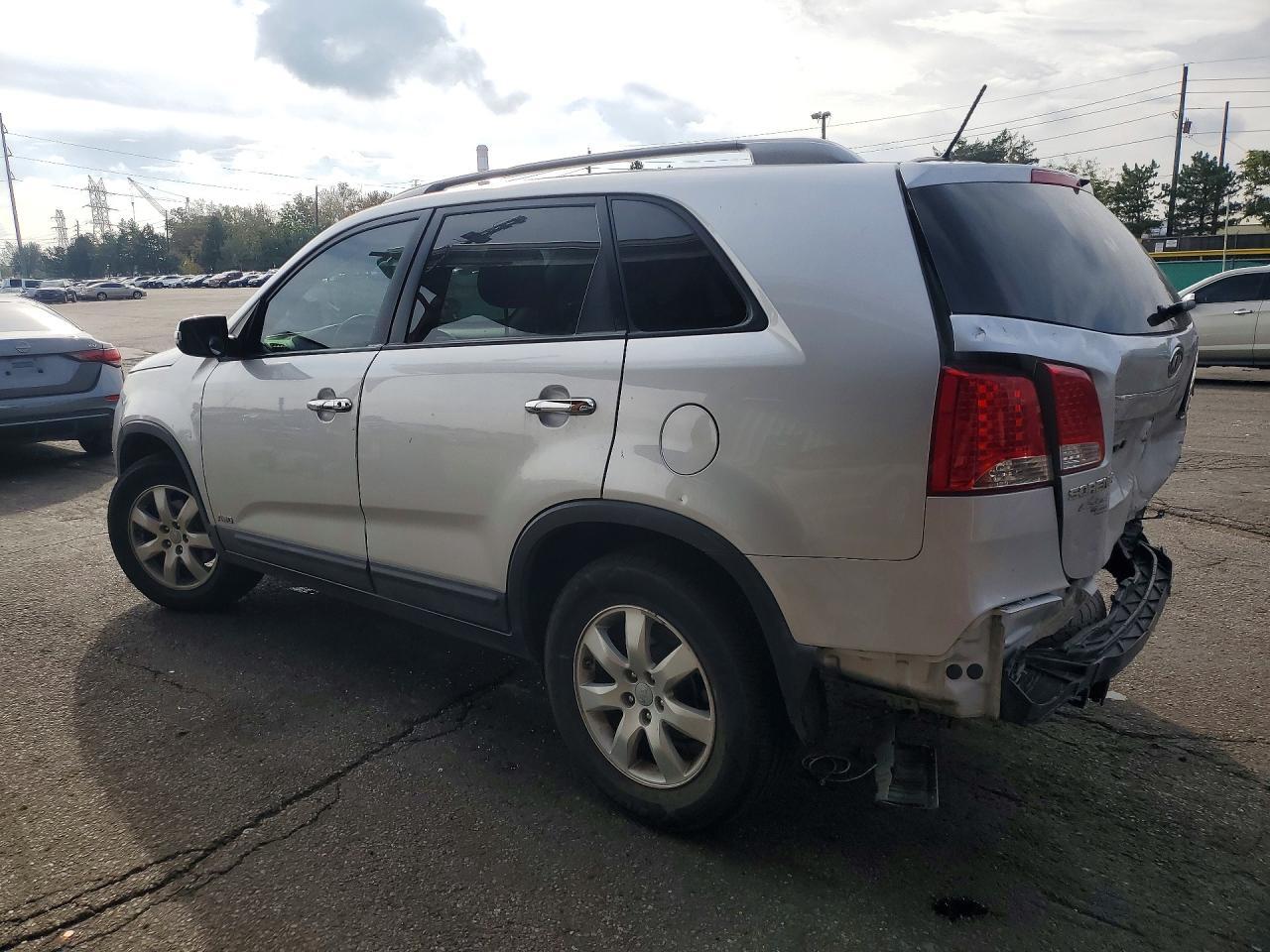 2012 Kia Sorento Lx - Image 2