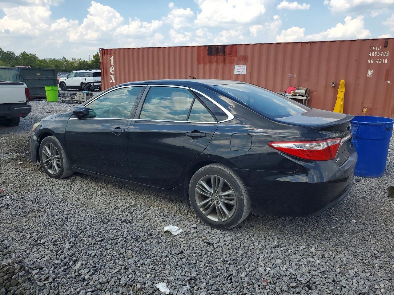 2015 Toyota Camry Se - Image 2