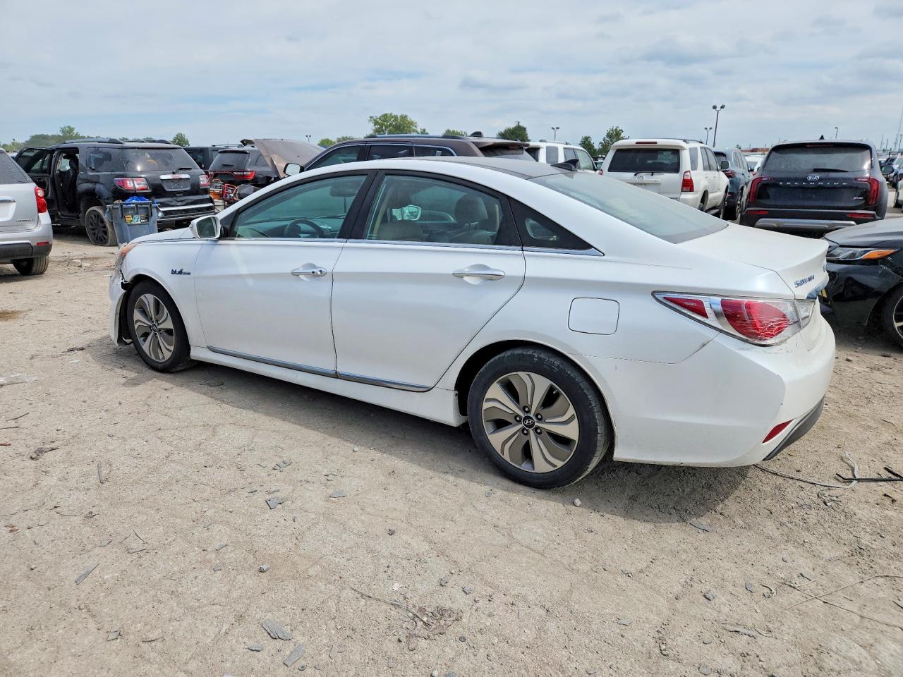 2015 Hyundai Sonata Hybrid Limited - Image 2