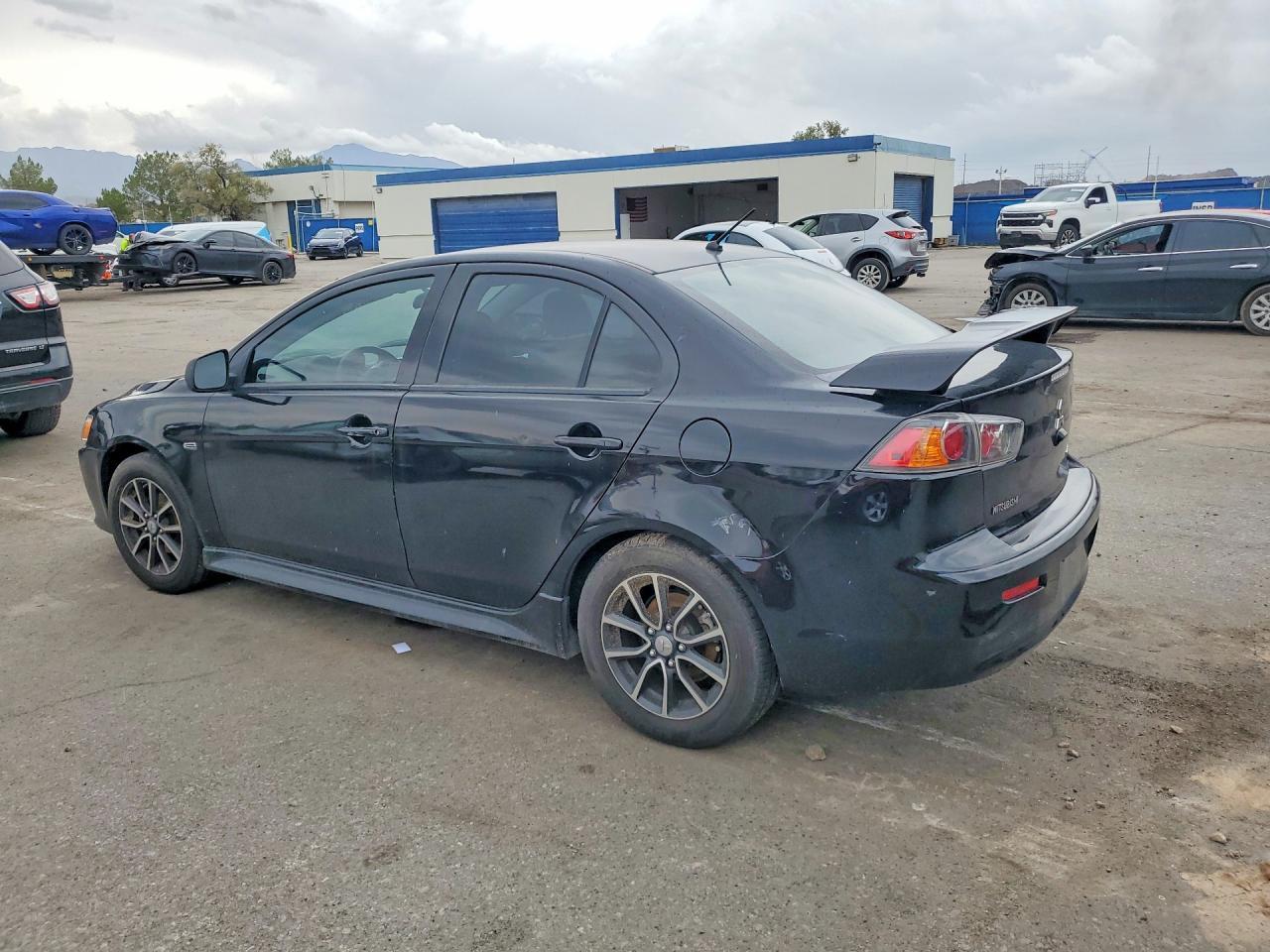 2017 Mitsubishi Lancer Es - Фото 2