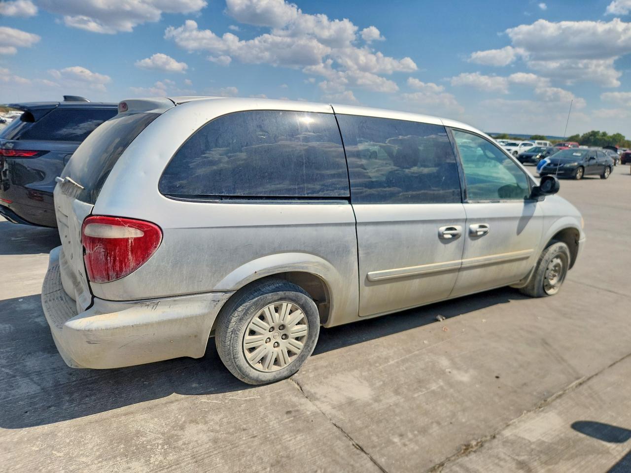 2005 Chrysler Town & Country Lx - Фото 3