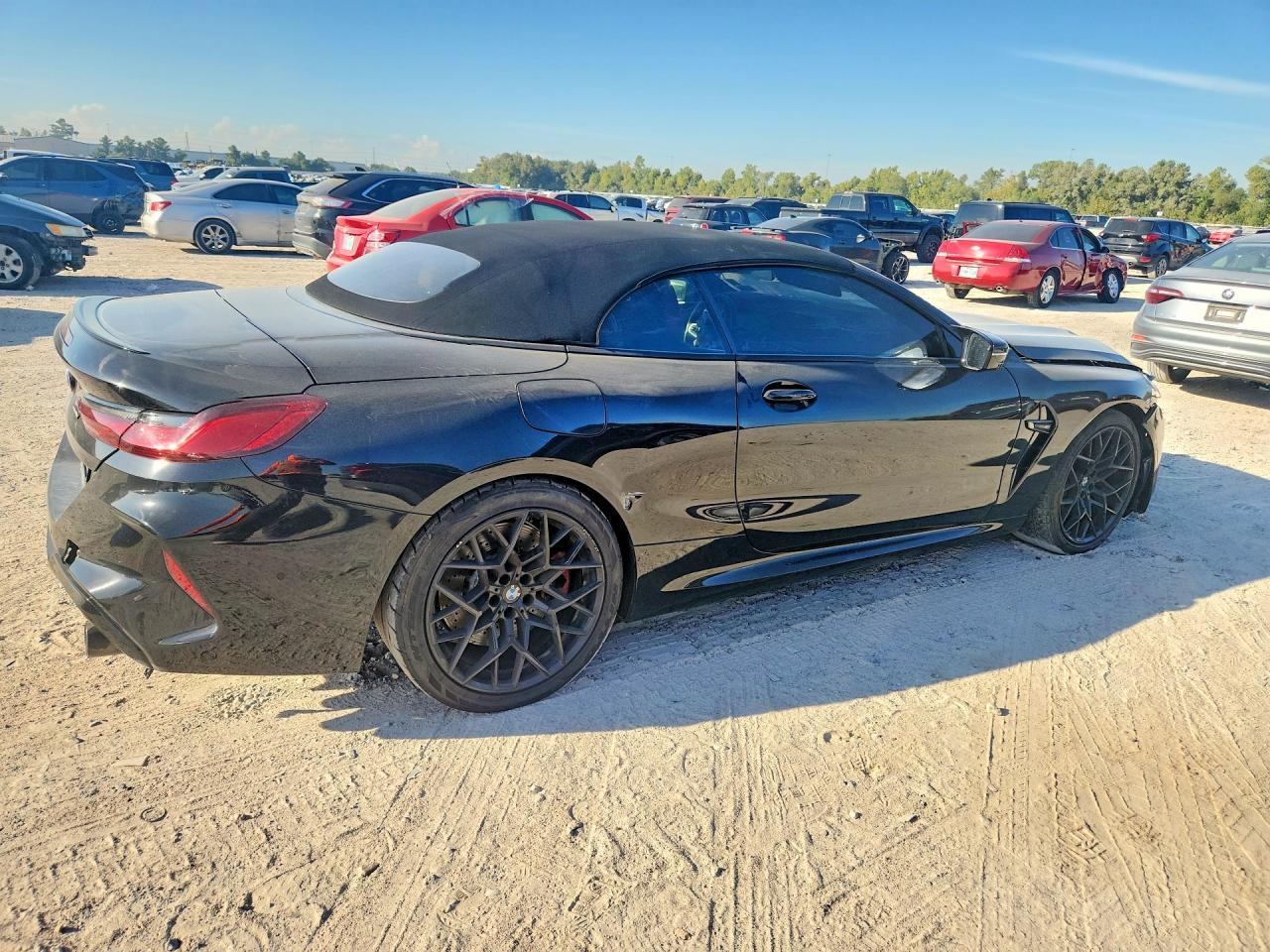 2024 BMW M8 - Фото 3