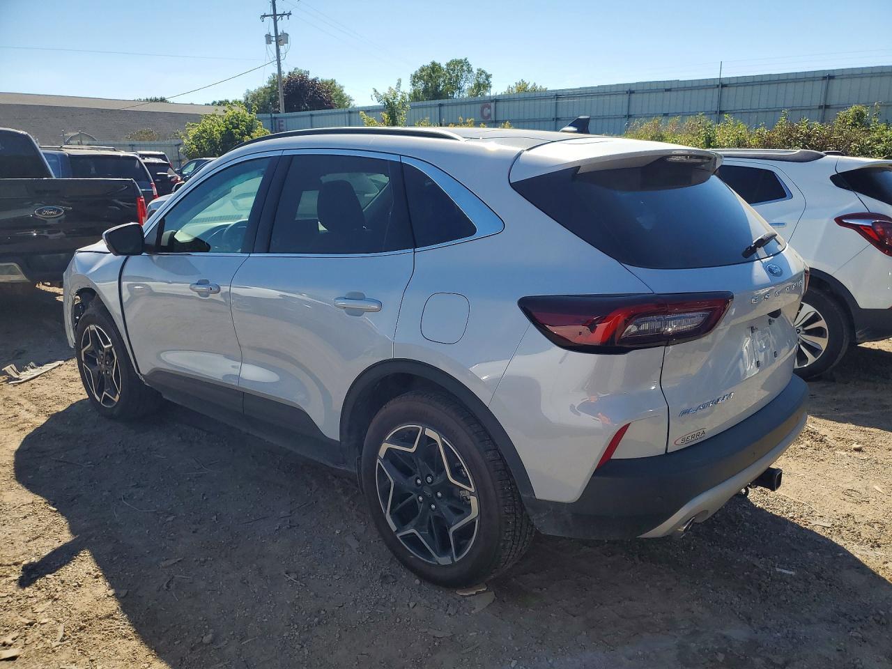 2026 Ford Escape Platinum - Фото 2