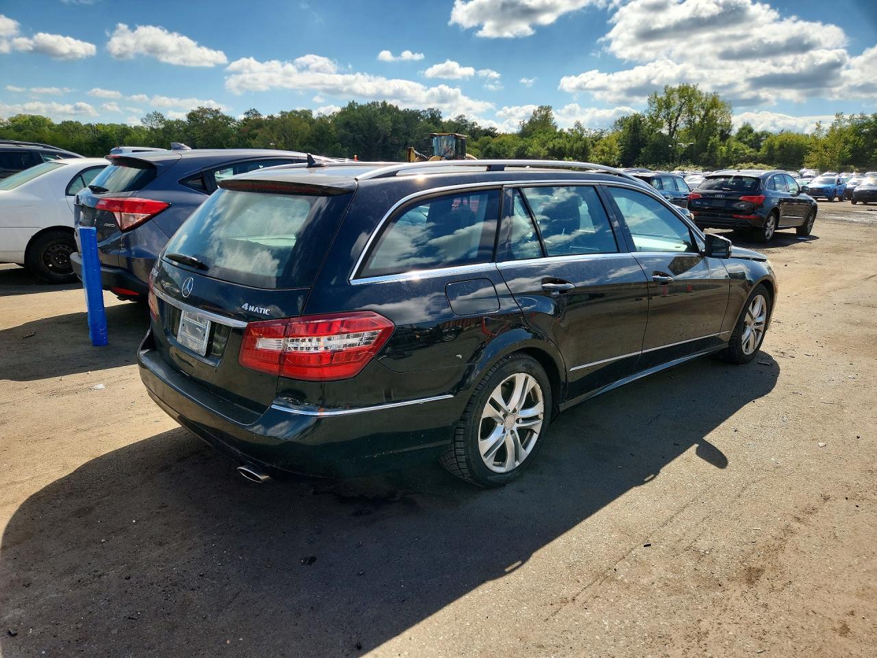 2011 Mercedes-Benz E 350 4Matic Wagon - Image 3
