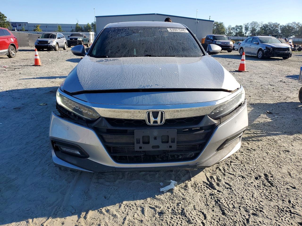 2018 Honda Accord Touring - Image 5
