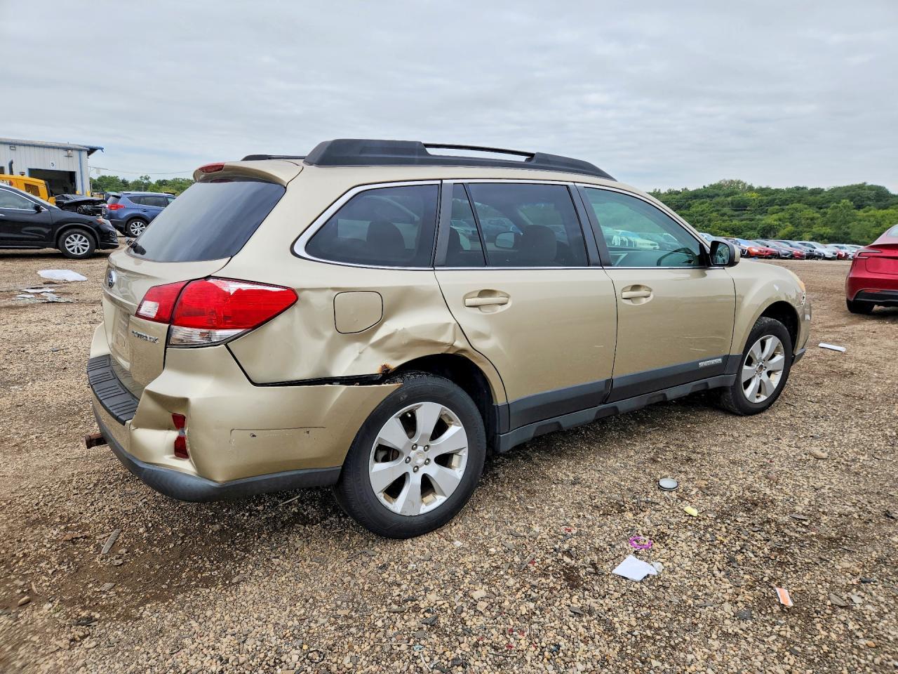 2010 Subaru Outback 2.5I Premium - Image 3