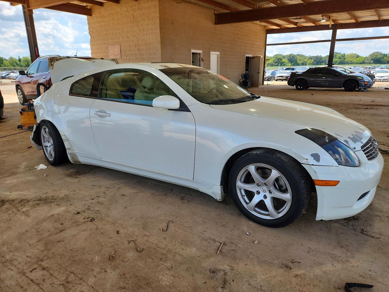 2005 Infiniti G35 Base - Image 4
