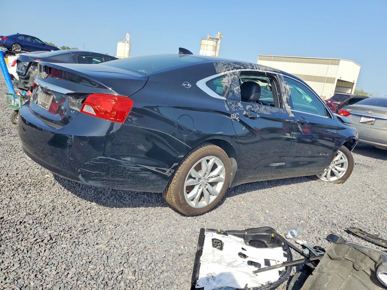 2017 Chevrolet Impala Lt - Image 3