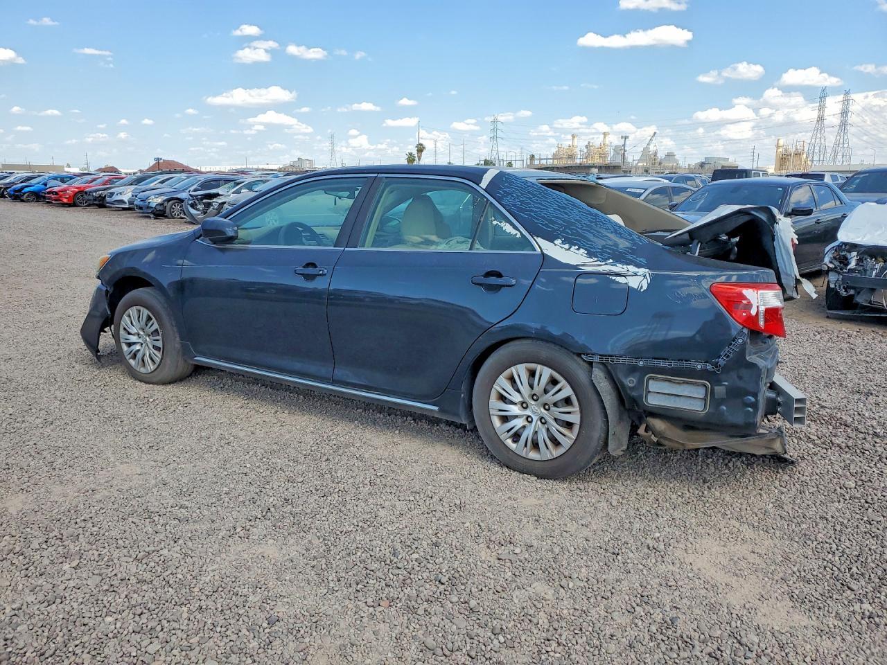 2014 Toyota Camry Le - Фото 2