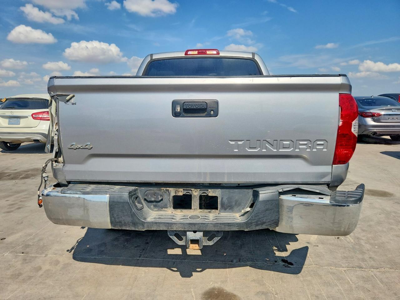 2018 Toyota Tundra Crewmax Sr5 - Image 6