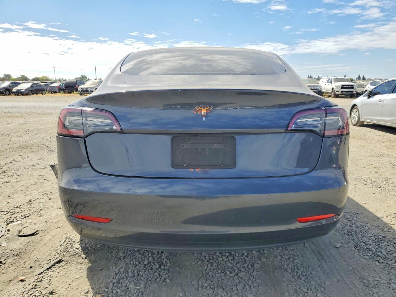 2022 Tesla Model 3 - Фото 6