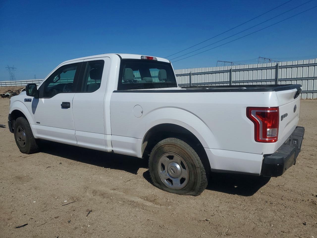 2015 Ford F150 Super Cab - Фото 2