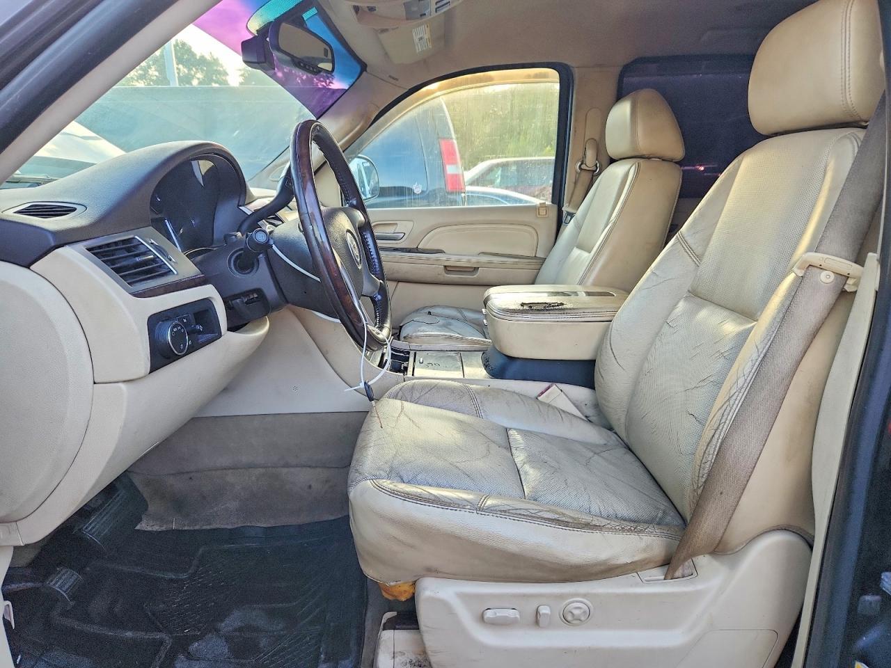 2007 Cadillac Escalade Luxury - Image 7