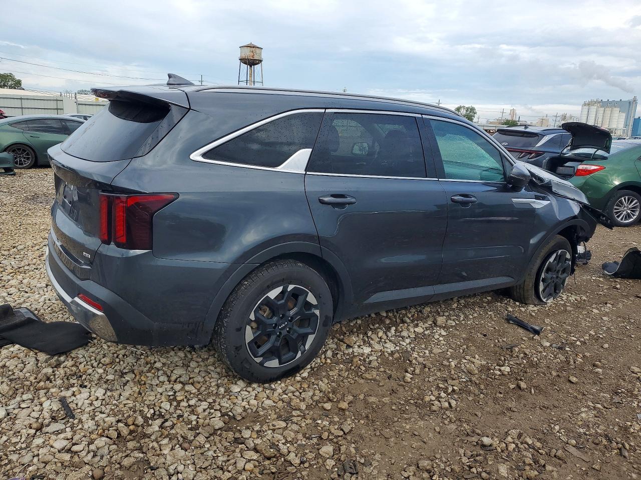 2024 Kia Sorento S - Image 3