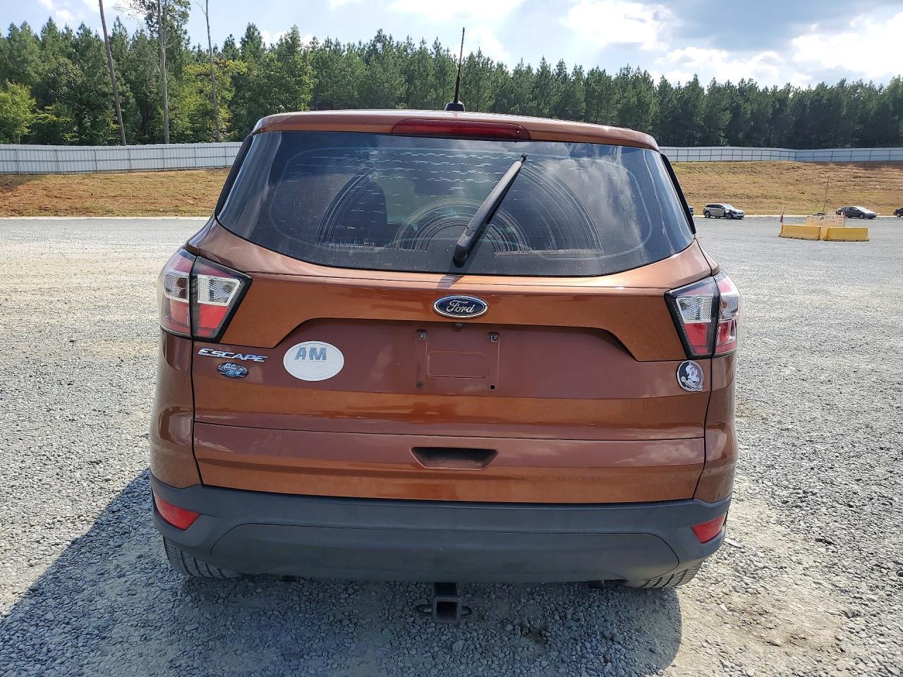 2017 Ford Escape S - Image 6