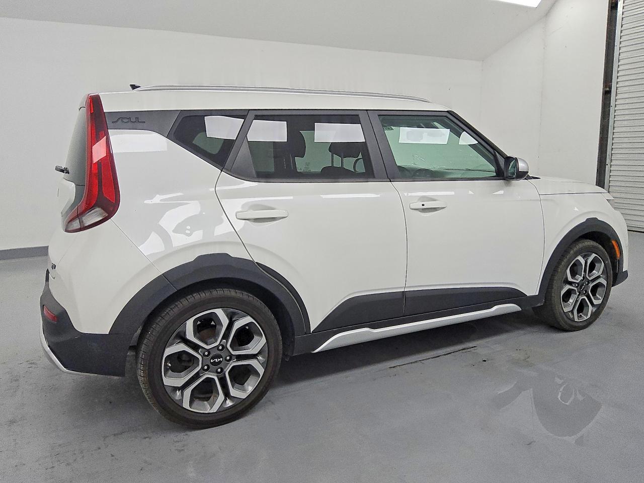 2022 Kia Soul X-Line - Image 3
