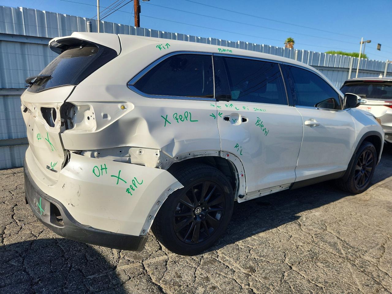 2019 Toyota Highlander Se - Фото 3