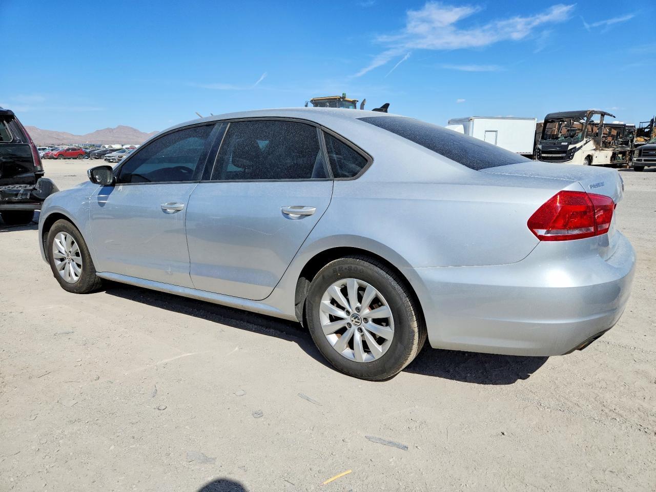 2015 Volkswagen Passat S - Image 2