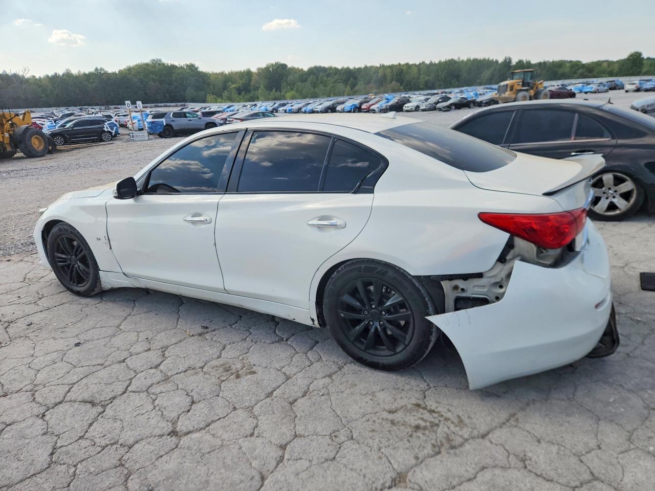 2015 Infiniti Q50 Premium - Image 2