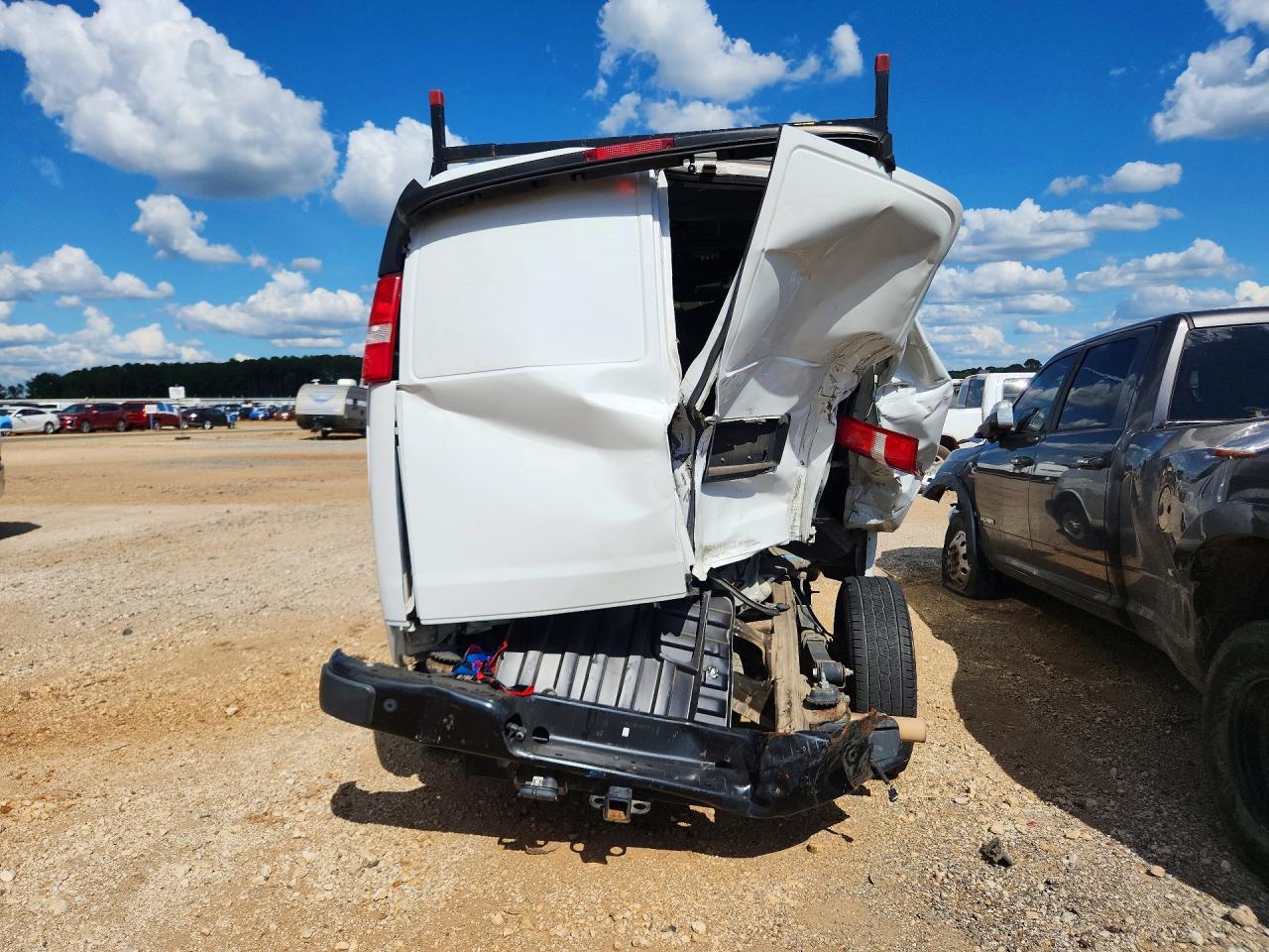 2019 GMC Savana 3500 Cargo Delivery Van - Фото 6