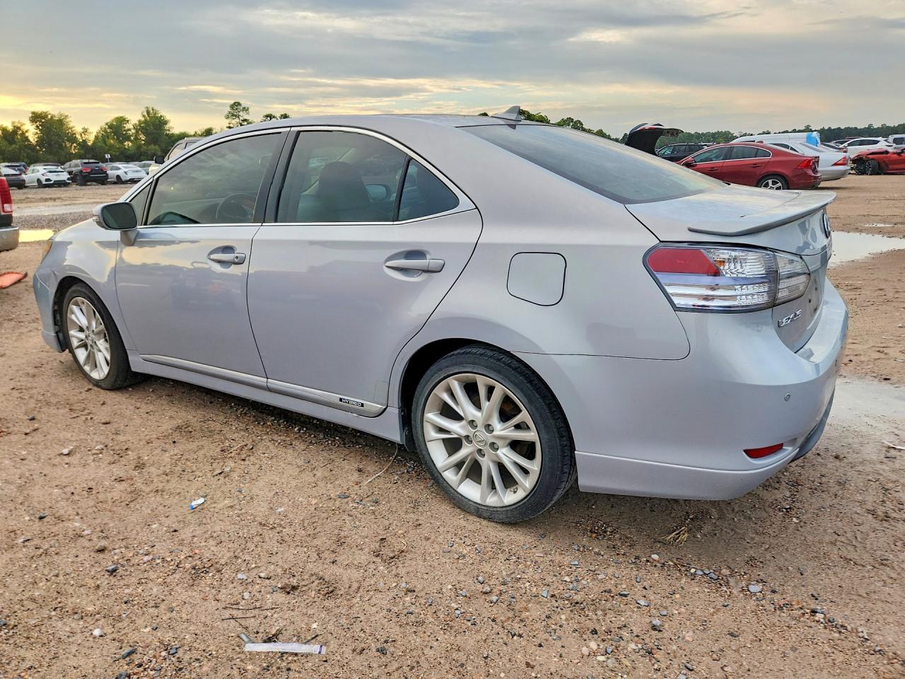 2010 Lexus Hs 250H - Фото 2
